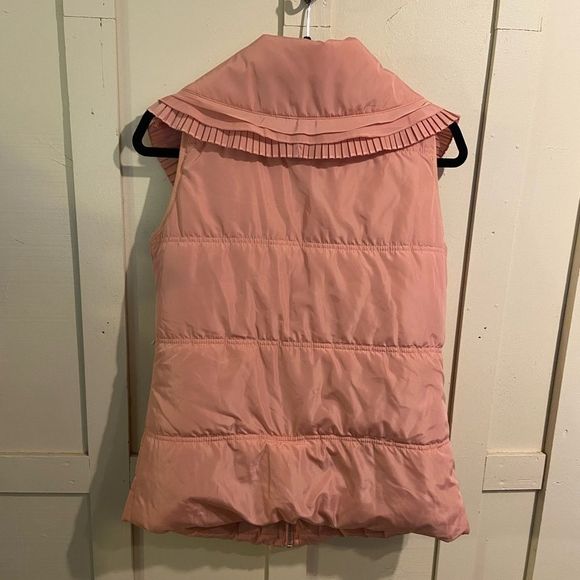 For Cynthia pink ruffled vest size medium - Picture 2 of 4